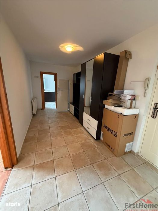 Apartament 3 camere, parter, zona Biserica Catolica