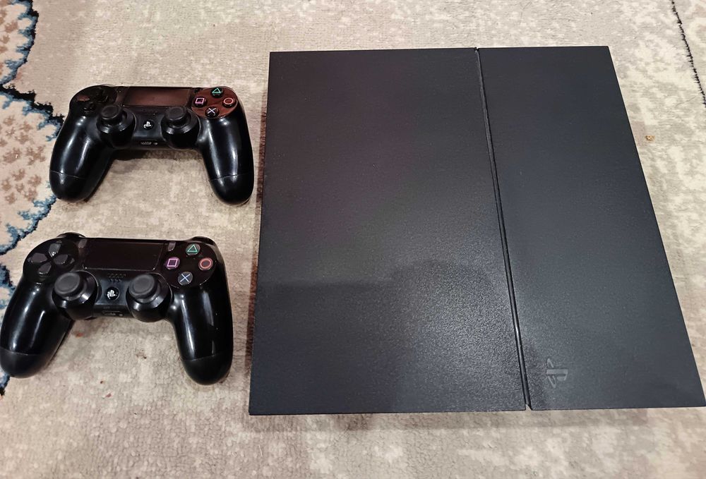 Продается Play Station 4