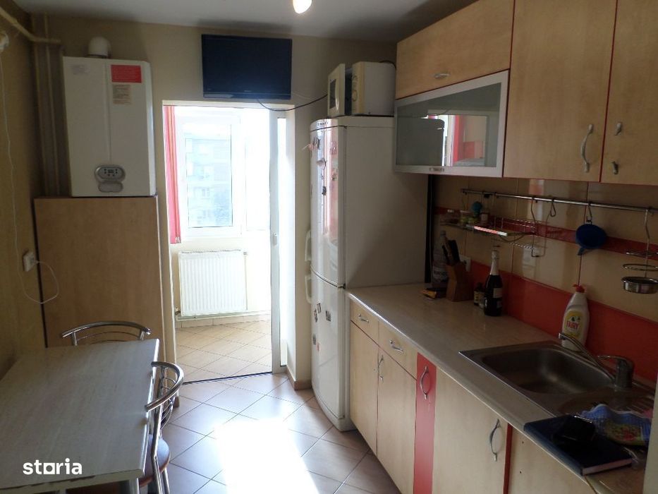 Inchiriere apartament 3 camere in Ploiesti, zona Mihai Bravu — fotografia 3