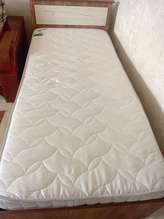 Продам кровать 1 спальную