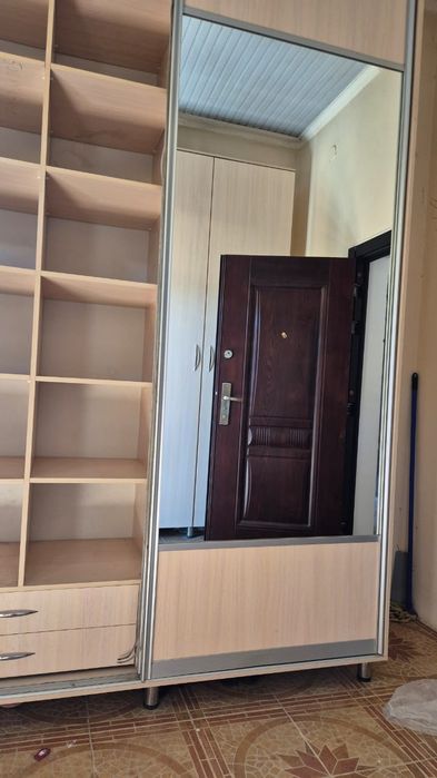 Большой раздвижной шкаф