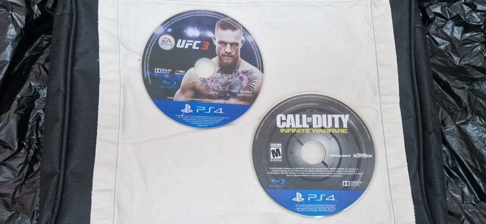 Срочно продам ps4 старая версия по.