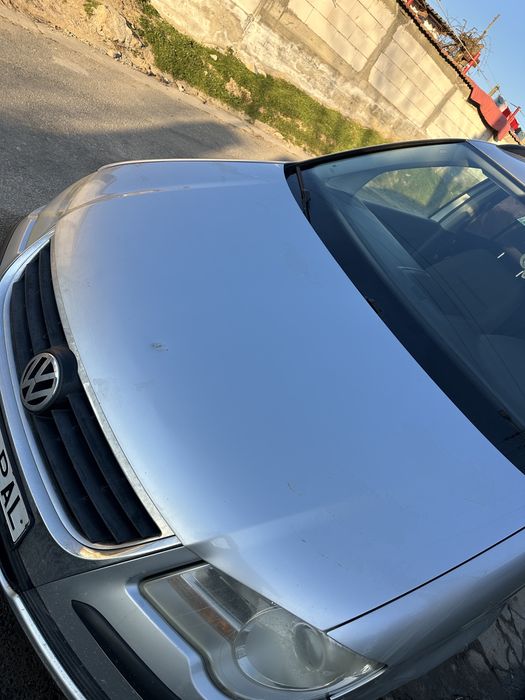 Vand VW touran 1.9 tdi , doar vand fara variante