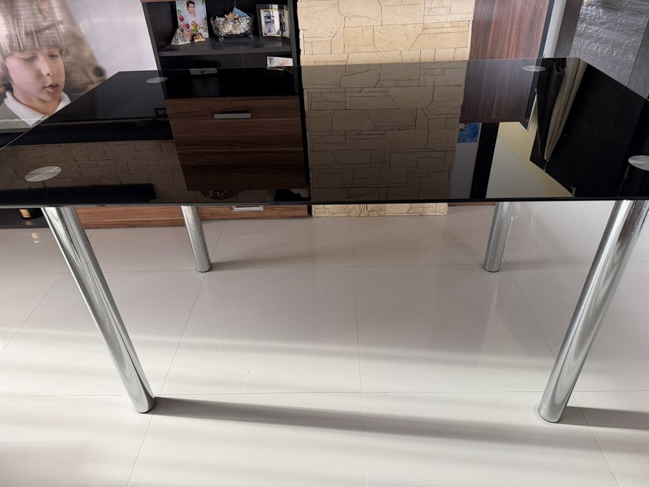 Трапезна стъклена маса
