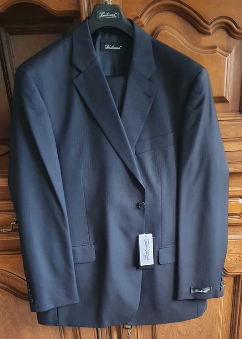 Vând costum bărbătesc nou, bleumarin, 100% pure wool, regular fit