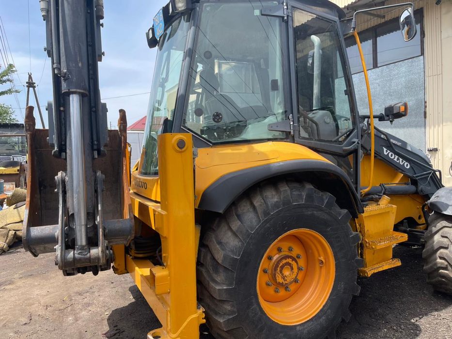 Погрузчик Volvo bl71