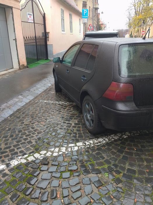 Vând sau schimb  golf 4