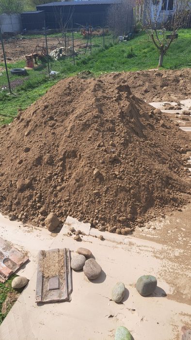 Pământ pentru gazon