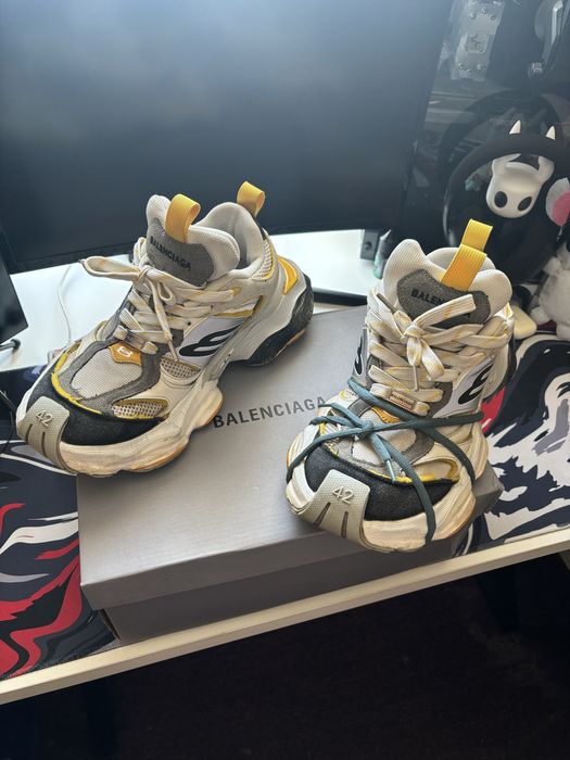 Balenciaga cargo