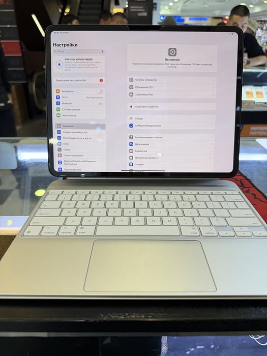 iPad Pro 13 M4 2tb 100% sim nano с клавиатурой