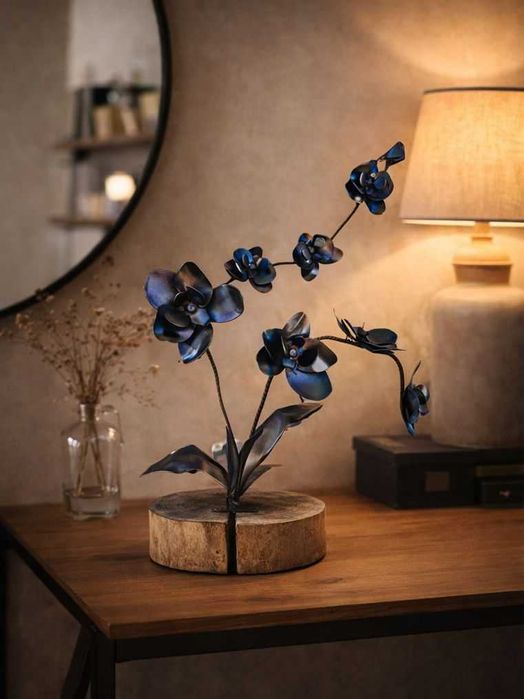 Метална орхидея върху дървена основа – уникална декорация 50×60 см