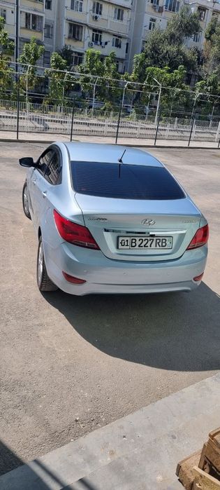 Hyundai Accent год выпуска 2011 год
