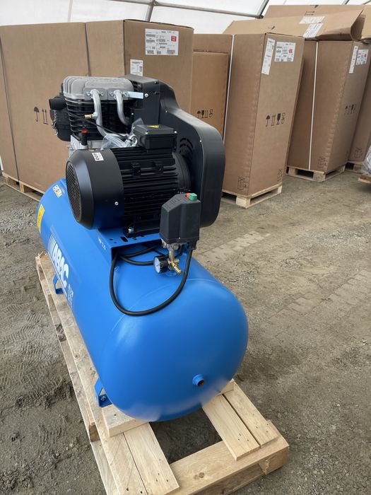 Compresor Profesional cu pistoane ABAC /870l:min /Rezervor 270l /11bar