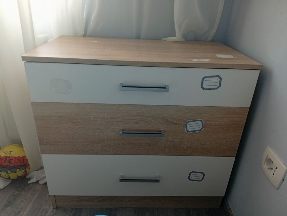 Donez comoda cu 3 sertare