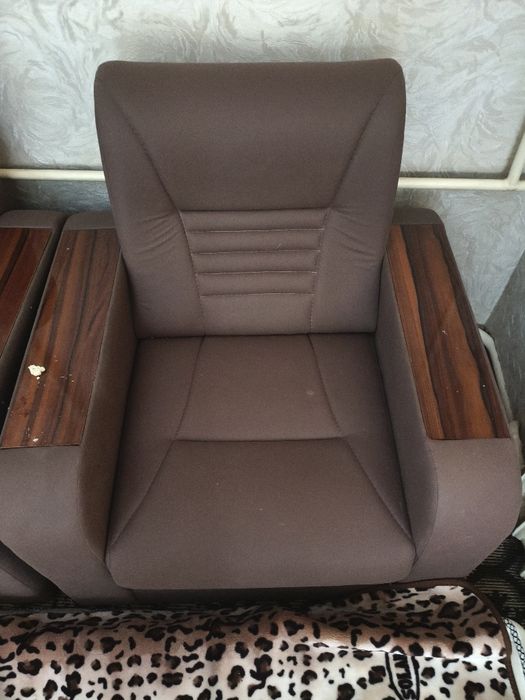 Zal uchun komplekt divan