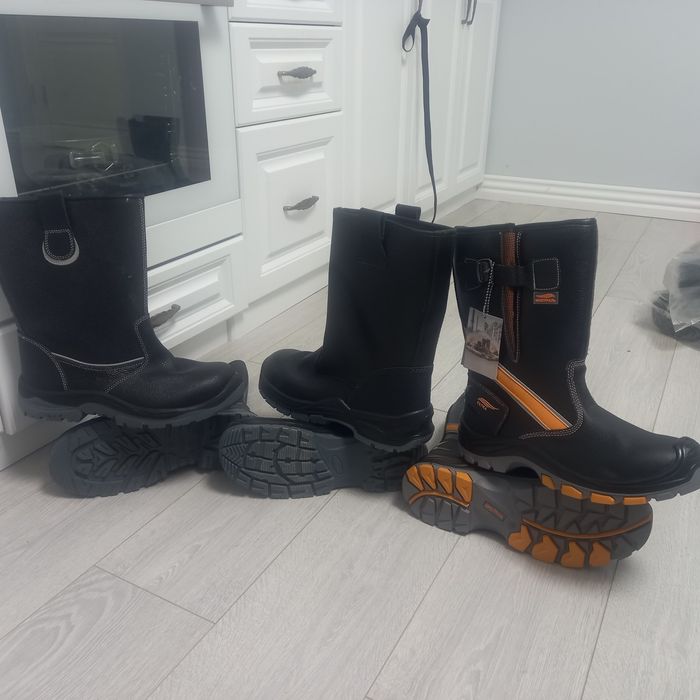 Спец сапоги. Размер 39 Дана басталады 45ке дейін. Әр түрлі фирма.