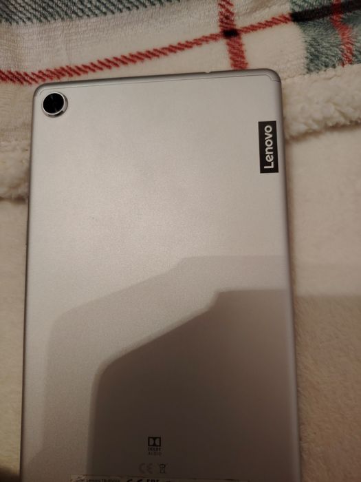 Таблет Lenovo ползван само 1 месец