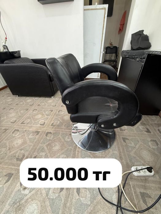 Продам кресла для салона красоты