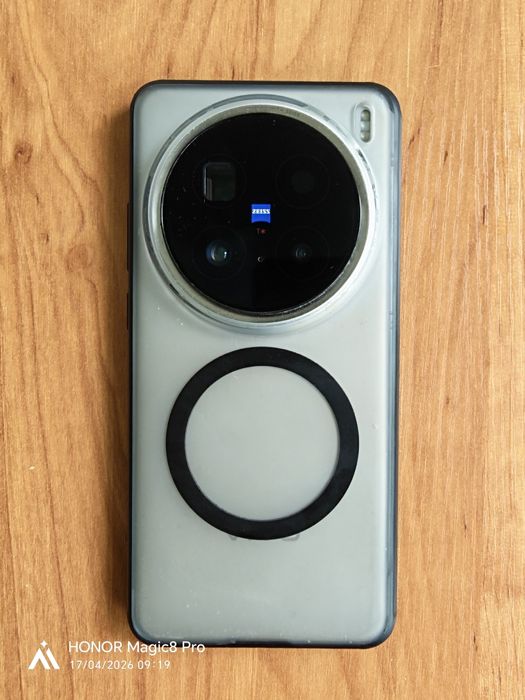 Продаётся Vivo X200 Pro