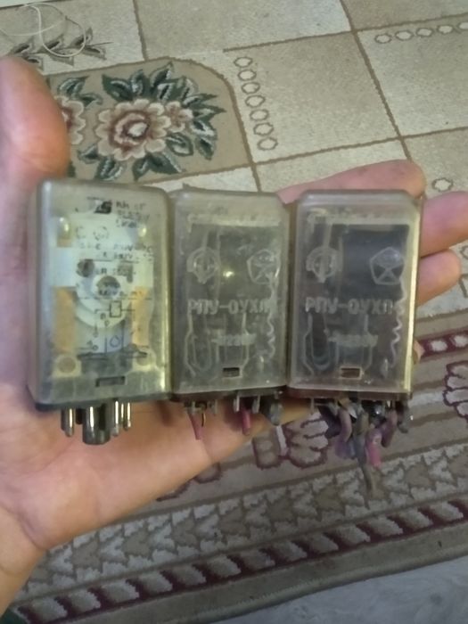 Реле,конденсаторы.