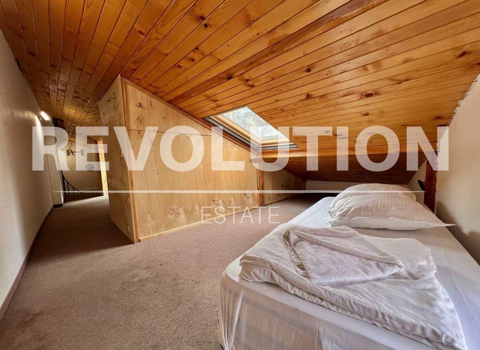 Къща в района на Център!