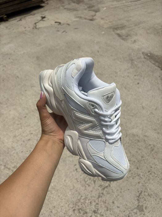 New balance white