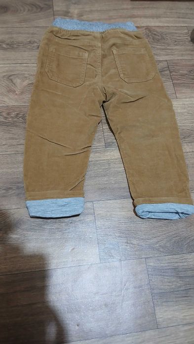 Нови панталони на Zara