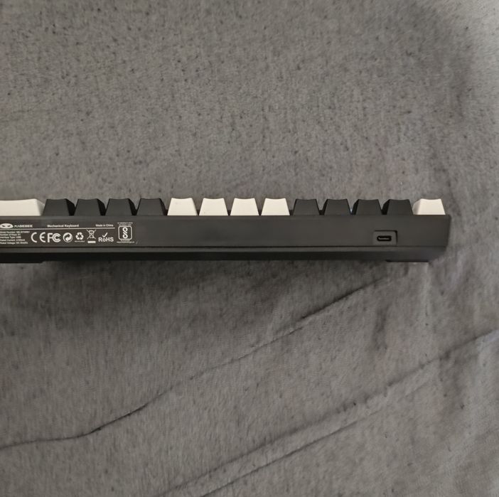 Tastatura gaming MAGEGEE switchuri roși