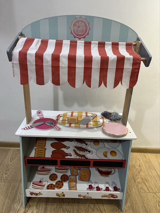 Дървен магазин и Театър 2в1