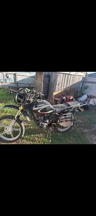 Мотоцикл яки 200 куб