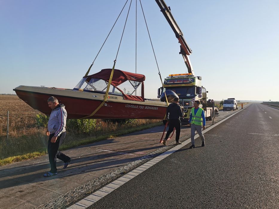 Platforma auto tractari cu macara