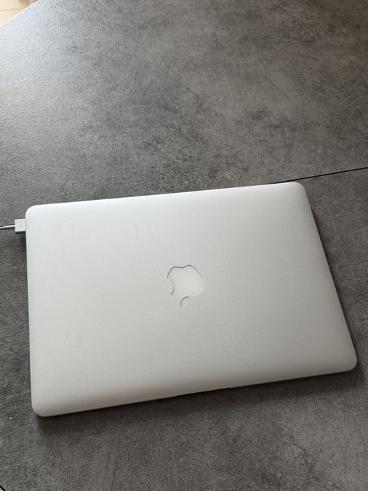 Продам Macbook 13 Air