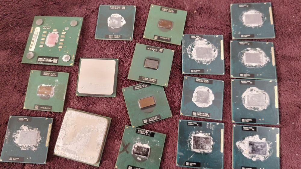 Vand procesoare pt pc/laptop