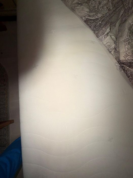 Продам матрас в хорошем состоянии