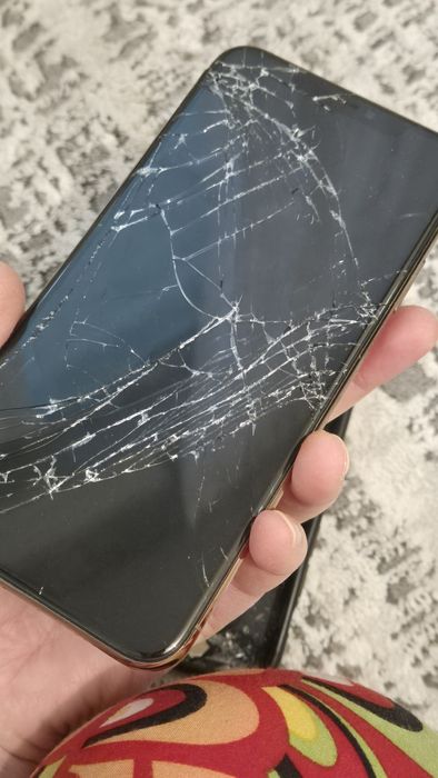 Айфон 11 про макс на 65 гб