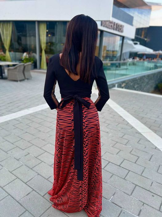 Официална рокля .