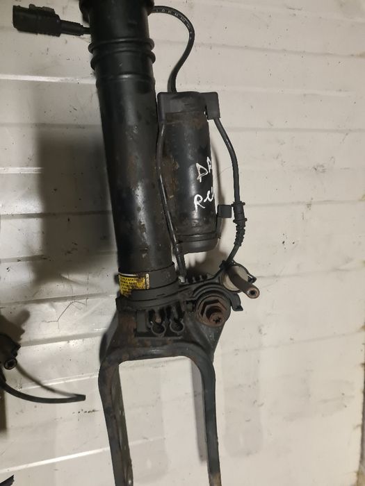 Perne aer dreapta cu amortizor electric fata Mercedes R-Classe