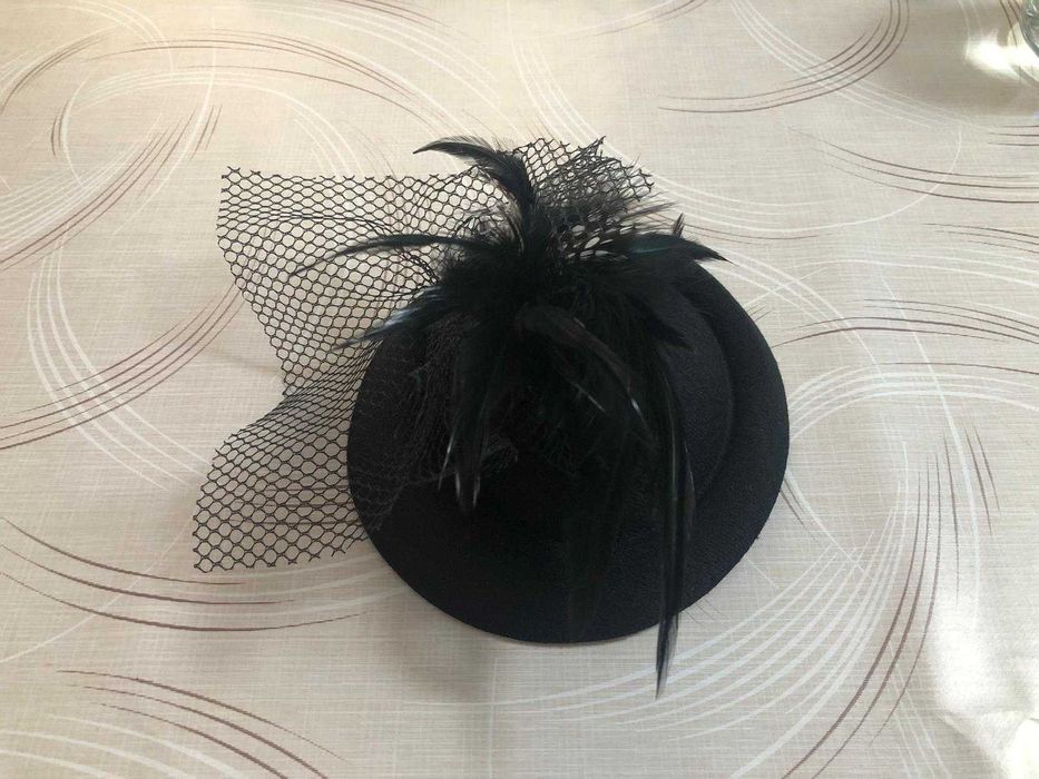 Toca - diverse culori si modele : bej, neagra, grena,