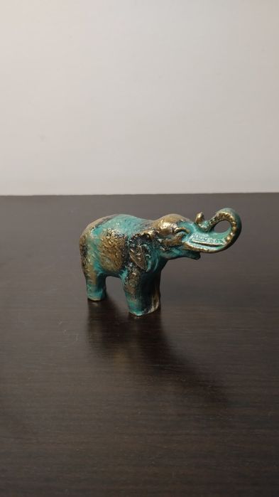 Много красива статуетка на слонче. Бронз.