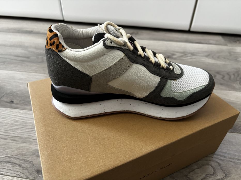 Сникърси на марката Gioseppo!