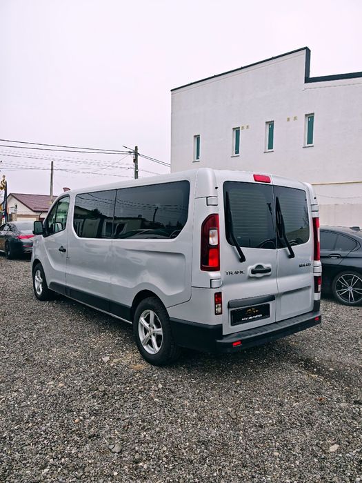 RENAULT Trafic 2015 — imagine 3