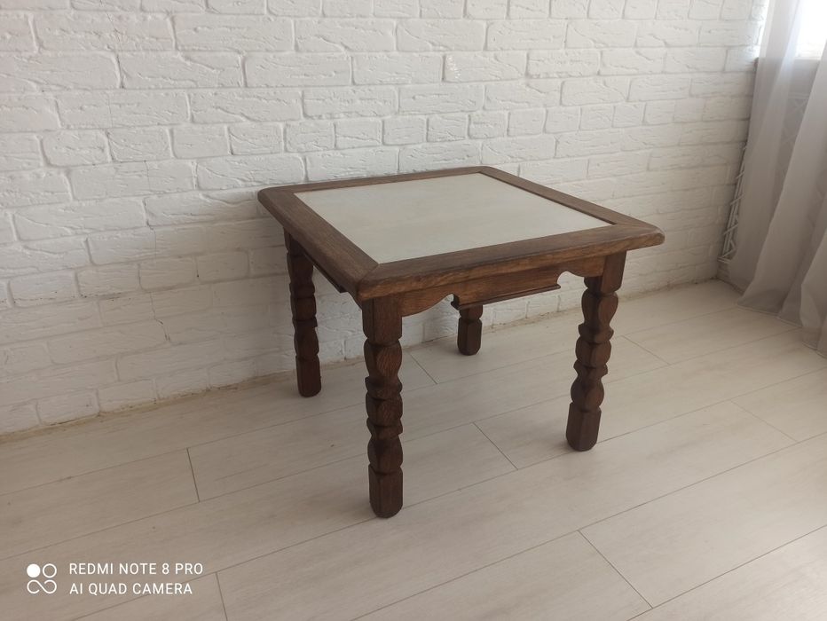 Помощна холна маса