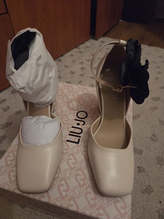 Pantofi noi Lou jo