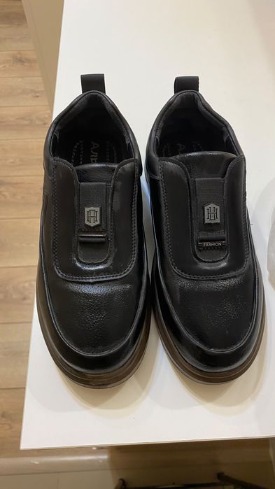 Кросовкий Макаси продам