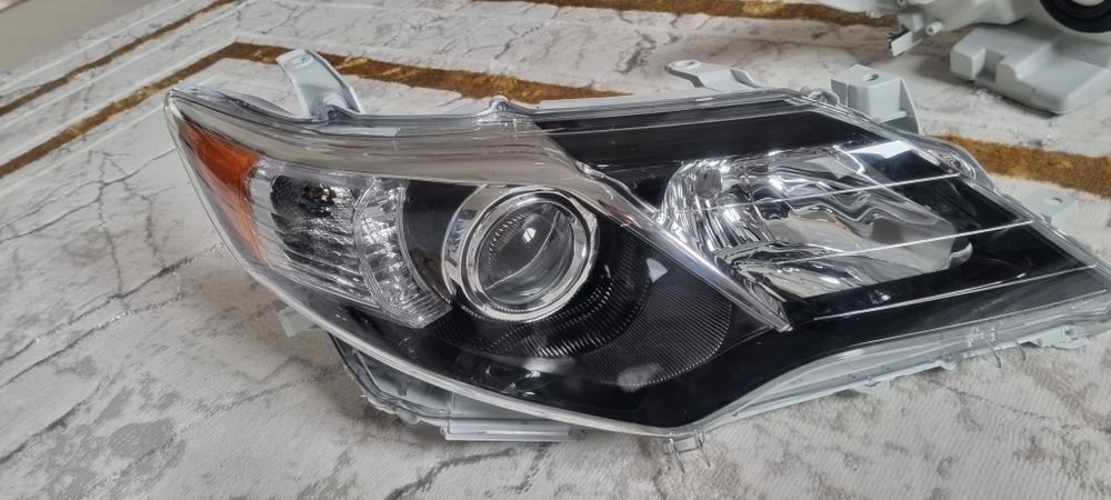 Тайота Камри фары