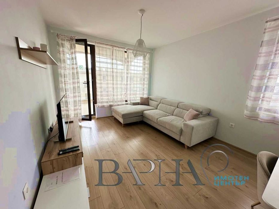 Дава се под наем Двустаен апартамент в Варна, Център - 70 кв.м за 398.82 € - Снимка #4