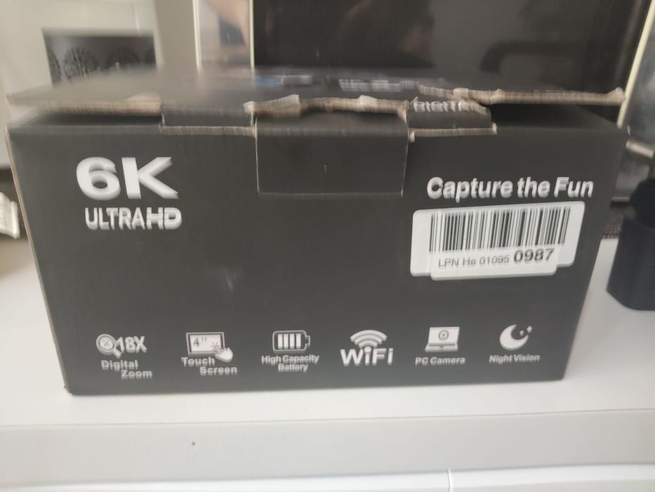 Cameră Video 6K Ultra HD WiFi + Microfon + Telecomandă – Full Box