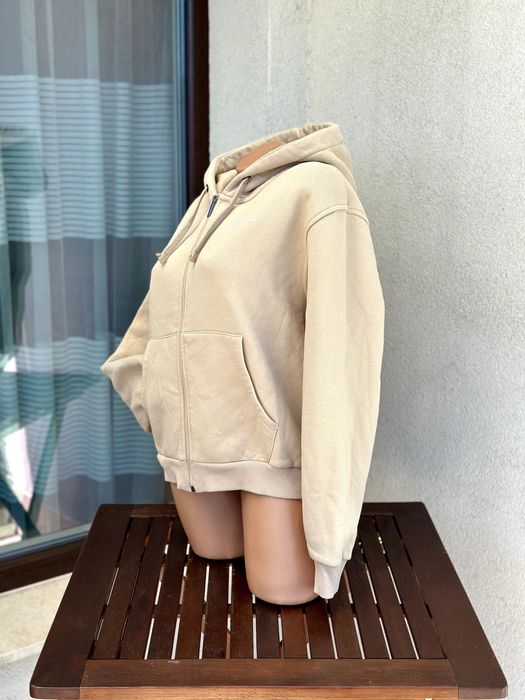 Дамски суичър с цип KARL KANI - размер М, КАТО НОВ