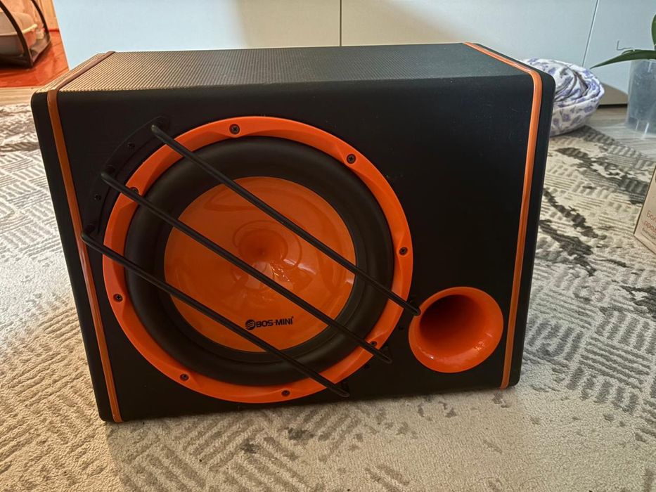 Продам сабвуфер и магнитолу