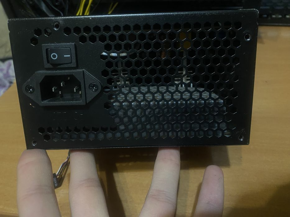 Продам блок питание для компьютера 600 ватт pc cooler